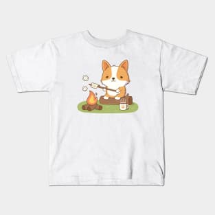 Cute Corgi Toasting Marshmallow At Campfire Kids T-Shirt